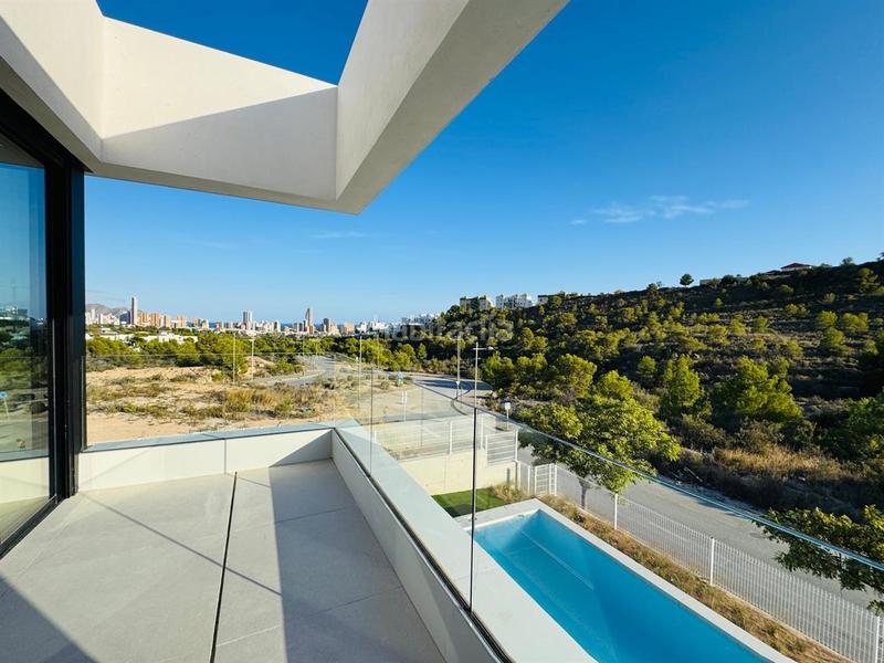 Foto 31ad6cec-b3d5-4794-b81a-a9564536c2fb. Chalet mit heizung parking pool in balcón de Finestrat-terra marina Finestrat
