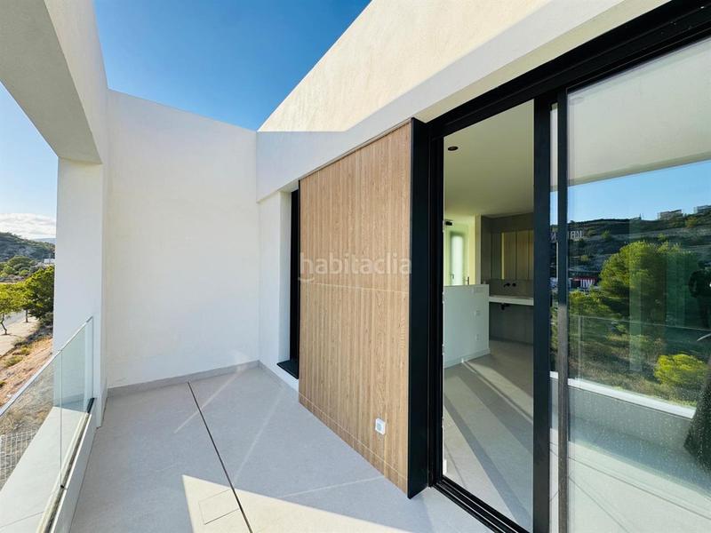 Foto d23547af-6ee8-44ca-883d-5925322f09cb. Chalet mit heizung parking pool in balcón de Finestrat-terra marina Finestrat