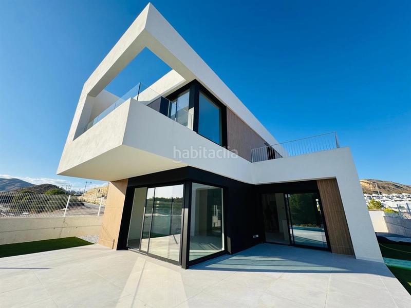 Foto 03d307a1-9bff-4020-8048-c7f50ade986e. Chalet en balcón de Finestrat-terra marina Finestrat