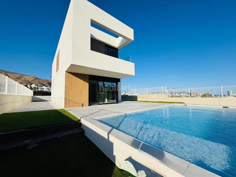 Foto 9948ab24-9ec5-4f12-9e3e-6b5a1287e16c. Chalet con riscaldamento parcheggio piscina in balcón de Finestrat-terra marina Finestrat