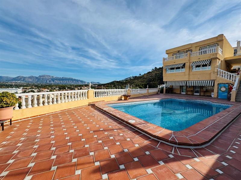 Foto a4fddde6-d1a3-443f-bf78-5e092223a8a0. Chalet mit heizung parking pool in Sierra Helada Benidorm