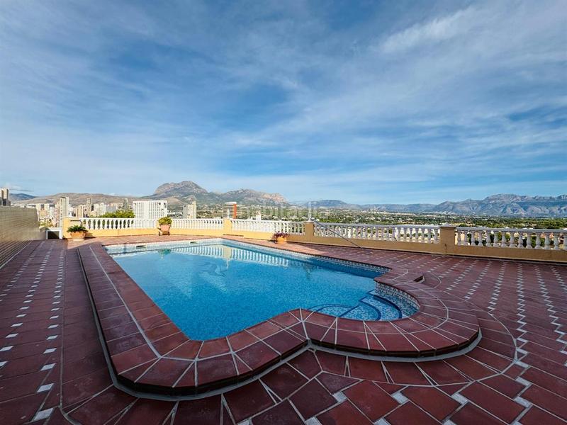 Foto c6fb5cae-9fb8-4509-a8ef-e1080ab69fea. Chalet avec chauffage parking piscine dans Sierra Helada Benidorm