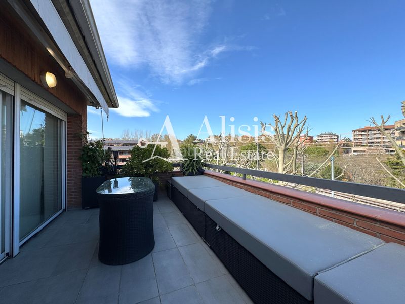 Foto 155f2453-a632-4399-8fcb-e0b6c993d17f. Àtic amb calefacció aparcament piscina a Parc Central Sant Cugat del Vallès