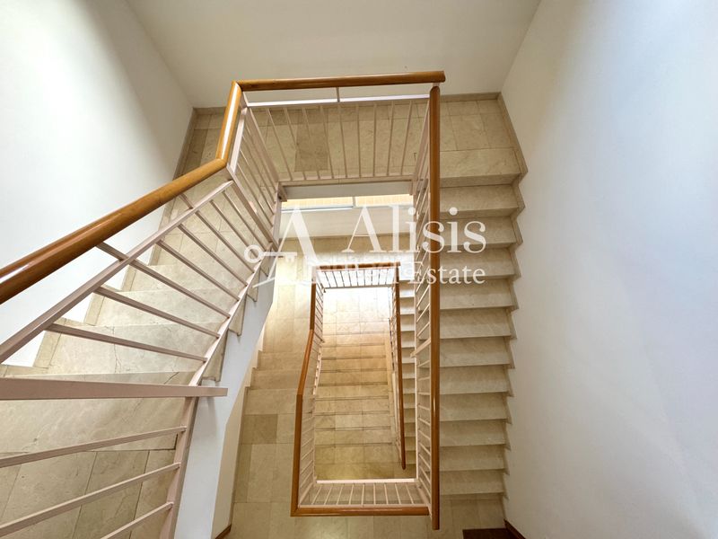 Foto 4ef364c6-8b1d-4473-b912-81741c18e340. Àtic amb calefacció aparcament piscina a Parc Central Sant Cugat del Vallès