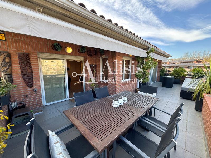 Foto 52c65f61-a883-4655-b413-6ca8fd5f9694. Àtic amb calefacció aparcament piscina a Parc Central Sant Cugat del Vallès