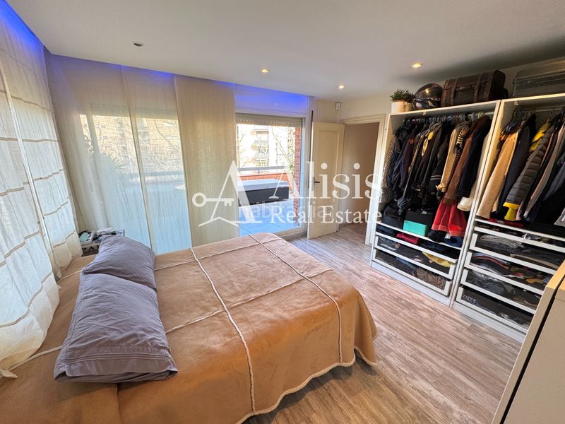 Foto 5398f9be-6900-42ea-b082-205b8fc4e6dd. Àtic amb calefacció aparcament piscina a Parc Central Sant Cugat del Vallès