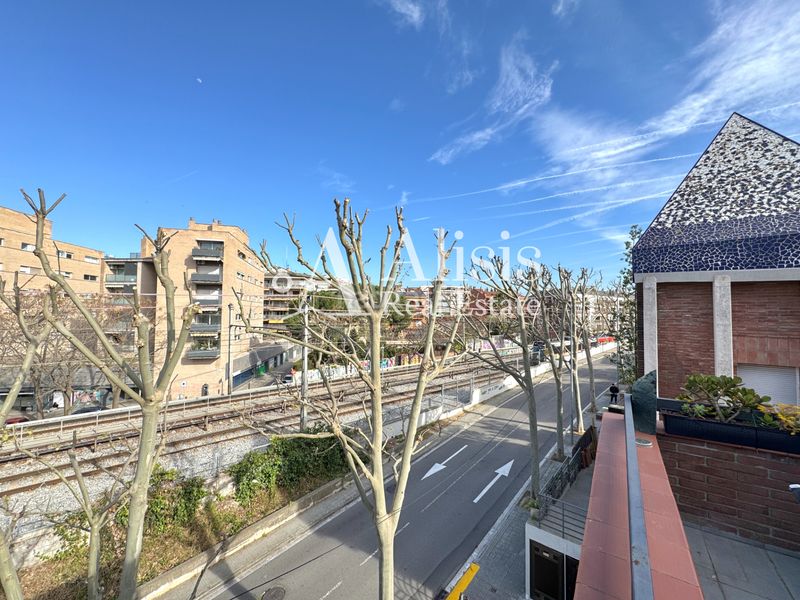 Foto 5950eae5-7d9b-4f05-877d-ed1e84dc8387. Àtic amb calefacció aparcament piscina a Parc Central Sant Cugat del Vallès