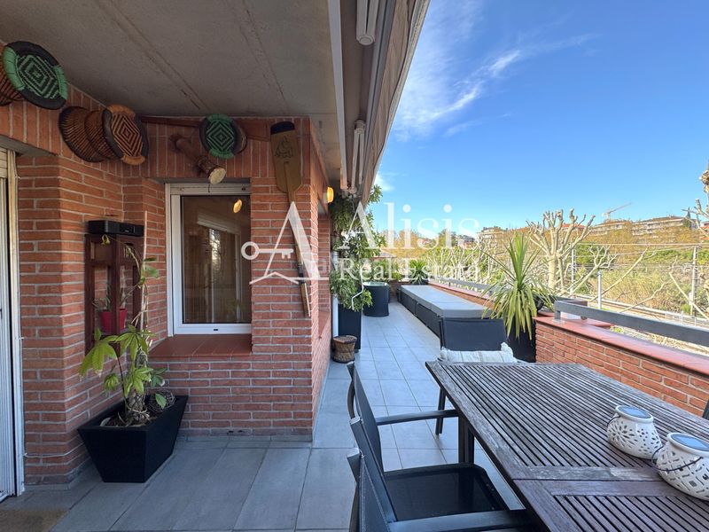 Foto 5a1021df-6df7-4294-9aad-a5d36d7248f2. Àtic amb calefacció aparcament piscina a Parc Central Sant Cugat del Vallès