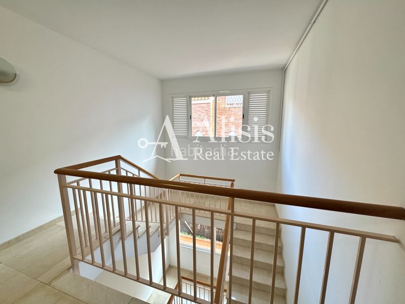 Foto 799de20c-cb97-4021-9f92-838348d1b235. Àtic amb calefacció aparcament piscina a Parc Central Sant Cugat del Vallès