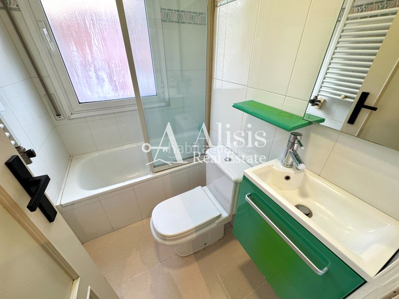 Foto 8d10bc19-71c4-4962-8171-86b2814606c7. Àtic amb calefacció aparcament piscina a Parc Central Sant Cugat del Vallès