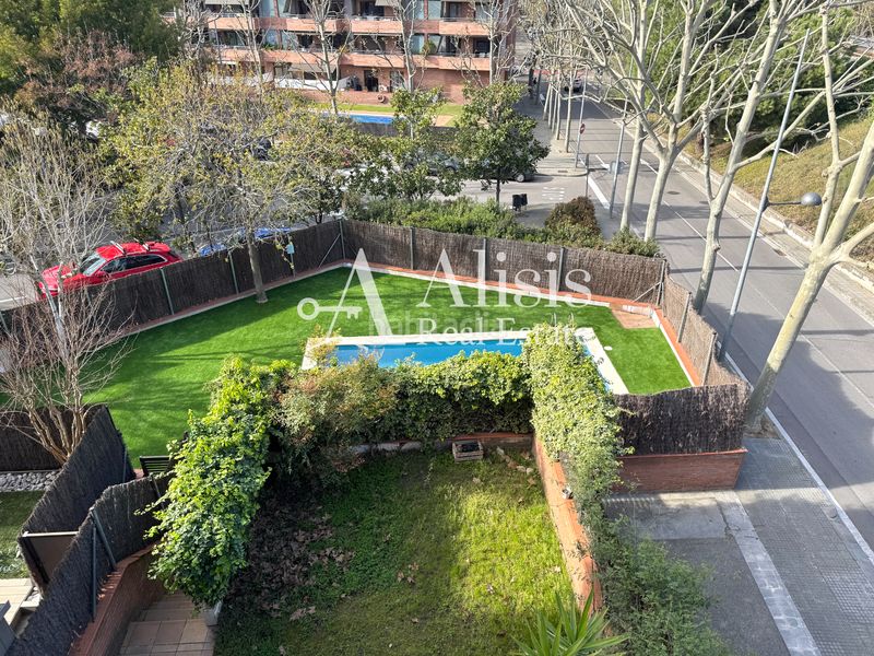 Foto 917a6666-f23e-4eb6-a5c5-a76b4bdad1ef. Àtic amb calefacció aparcament piscina a Parc Central Sant Cugat del Vallès