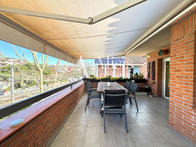 Foto b134547f-72a4-4fc5-b13e-7402407a7d97. Àtic amb calefacció aparcament piscina a Parc Central Sant Cugat del Vallès