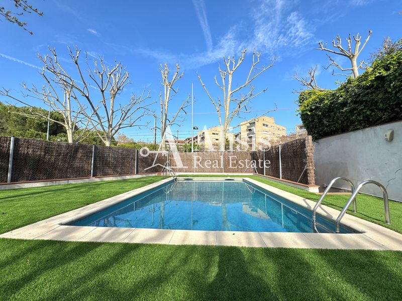 Foto c61be761-a46b-497b-bd6c-cc0a1b977e4b. Àtic amb calefacció aparcament piscina a Parc Central Sant Cugat del Vallès