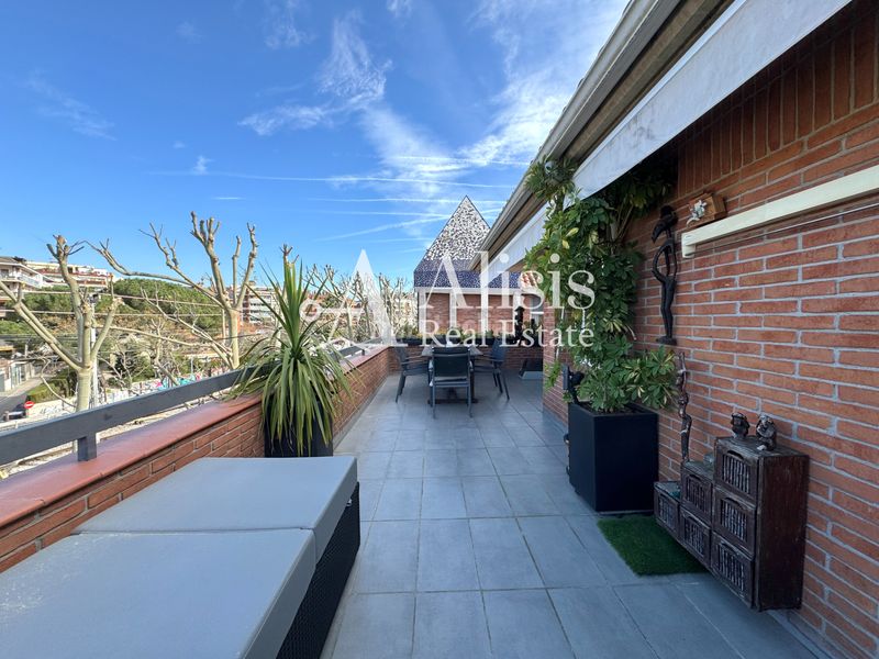 Foto ca75669a-9f42-4612-9fa6-2c7634c88039. Àtic amb calefacció aparcament piscina a Parc Central Sant Cugat del Vallès