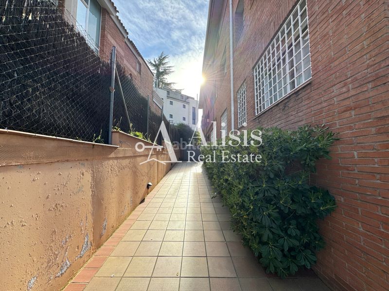 Foto cda4fc76-6580-4a50-9e74-686cbc93e70d. Àtic amb calefacció aparcament piscina a Parc Central Sant Cugat del Vallès