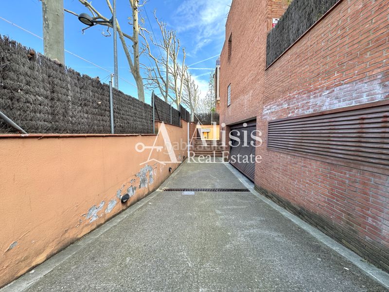 Foto dba0359e-8640-42c4-ad7b-996845c1a275. Àtic amb calefacció aparcament piscina a Parc Central Sant Cugat del Vallès
