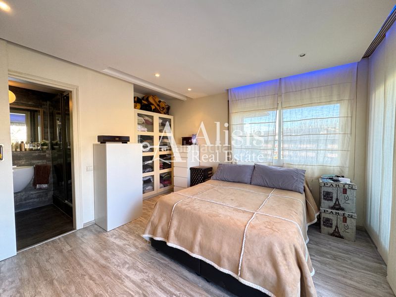 Foto eea0cb2b-c9a9-4e69-9ca2-0448e66a2234. Àtic amb calefacció aparcament piscina a Parc Central Sant Cugat del Vallès