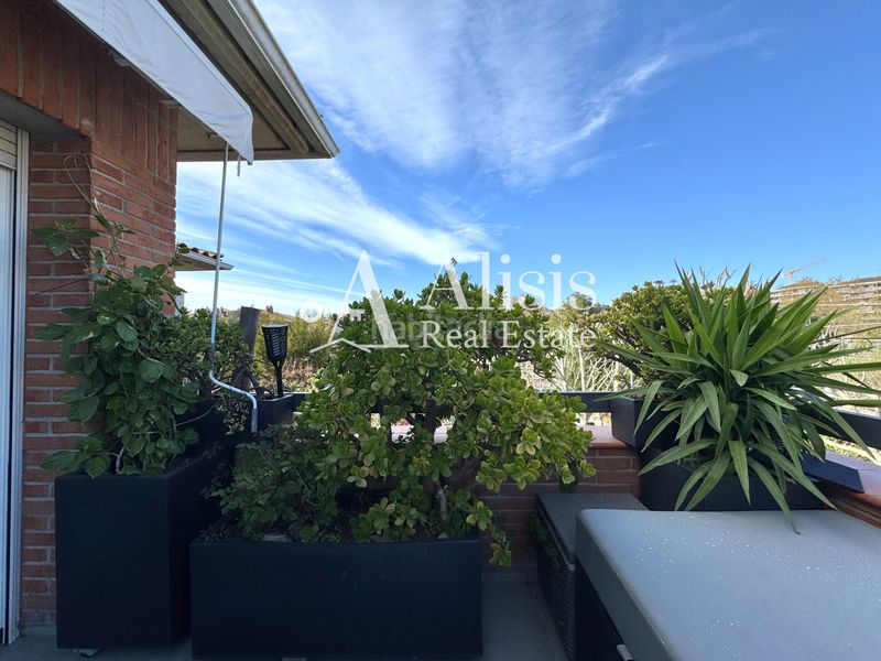 Foto f7b7ad6a-4972-45a8-ae96-6202b655087b. Àtic amb calefacció aparcament piscina a Parc Central Sant Cugat del Vallès