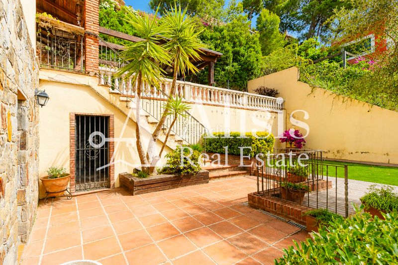 Foto 2fedc08e-2018-4b1b-a821-3a4ca815d089. Casa amb calefacció aparcament a Pallejà