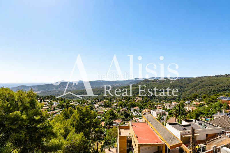 Foto 3b3add7d-12b1-4a73-8f25-5c63703e1a84. Casa amb calefacció aparcament a Pallejà