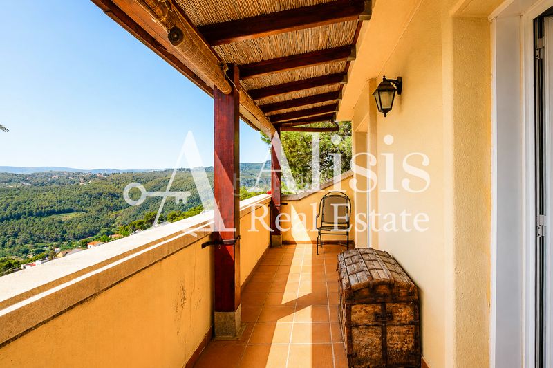 Foto e82b6191-672d-4f48-b032-577bbbd36594. Casa amb calefacció aparcament a Pallejà