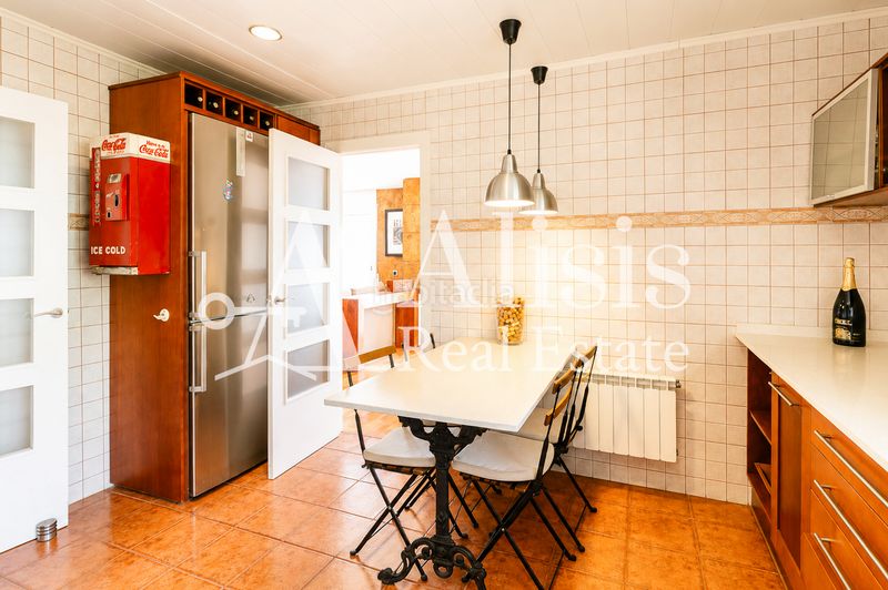 Foto ef4b132c-5365-4f77-ac75-12e6712c17e3. Casa amb calefacció aparcament a Pallejà