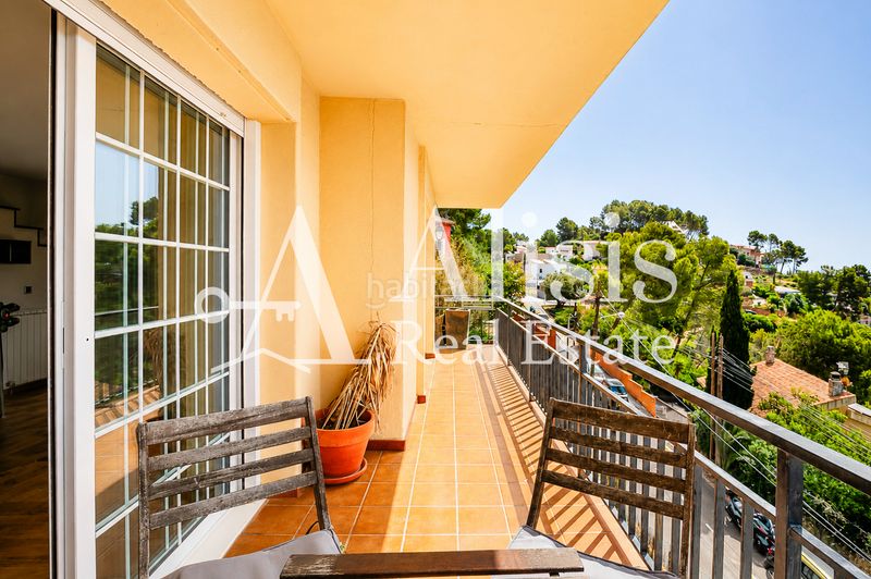 Foto fd5bddb8-1194-4d9c-b655-772a0d2e6c27. Casa amb calefacció aparcament a Pallejà