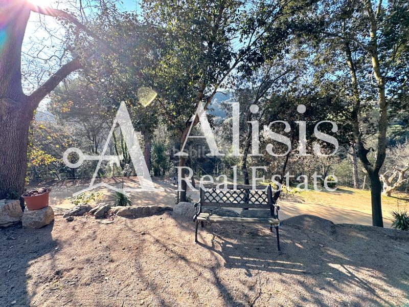Foto 07766713-c595-4731-a709-7c743b24fa62. Masía preciosa finca con piscina posibilidad de alojarse caballos en Òrrius