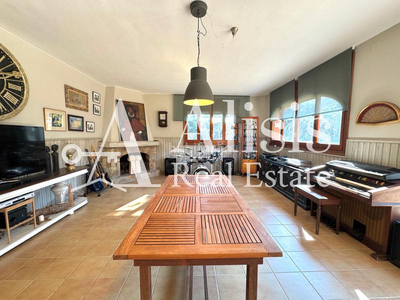 Foto 176e96ba-d645-4614-9c9b-7949a09aff5b. Masía preciosa finca con piscina posibilidad de alojarse caballos en Òrrius