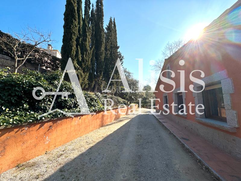 Foto 1aaf3ade-be07-43a8-ae9c-7bfe1ac79c10. Masía preciosa finca con piscina posibilidad de alojarse caballos en Òrrius