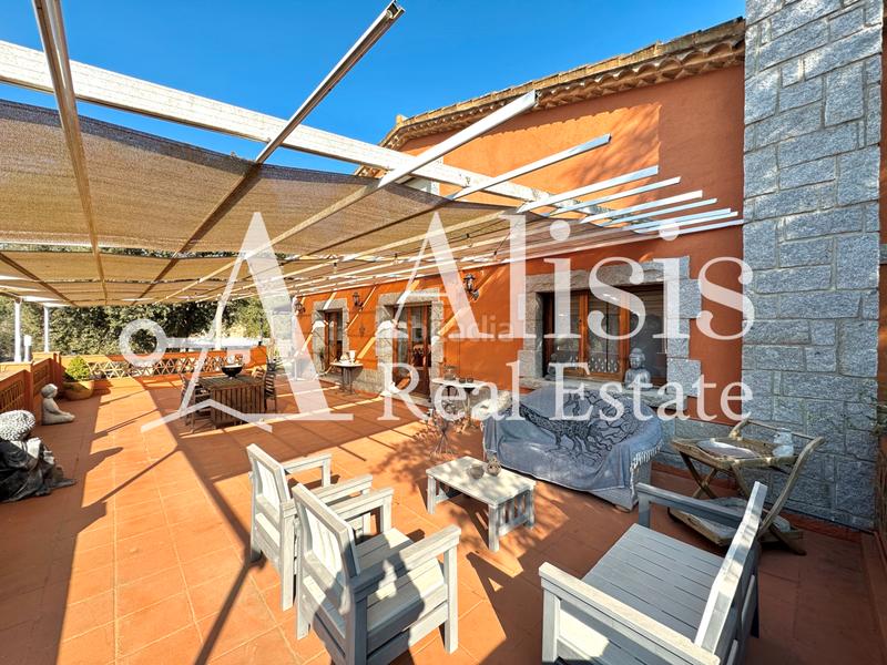 Foto 1f28950f-f60f-4b30-b31d-6ffcc60b1988. Masía preciosa finca con piscina posibilidad de alojarse caballos en Òrrius