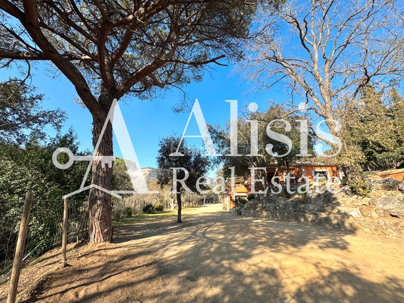 Foto 3582341c-b87a-4260-9547-c77ce1c08086. Masía preciosa finca con piscina posibilidad de alojarse caballos en Òrrius