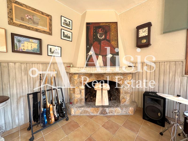 Foto 3d2fc615-f71a-41f0-82bb-7a96a08af130. Masía preciosa finca con piscina posibilidad de alojarse caballos en Òrrius