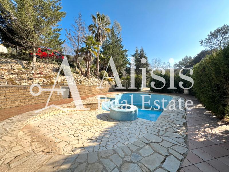 Foto 42ee2365-cb1f-4905-b9bb-1920c6ebf048. Masía preciosa finca con piscina posibilidad de alojarse caballos en Òrrius