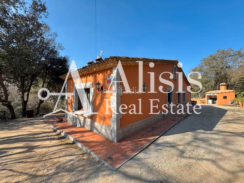 Foto 4736ac20-0fd0-4f42-80bc-31a7c444c7fc. Masía preciosa finca con piscina posibilidad de alojarse caballos en Òrrius
