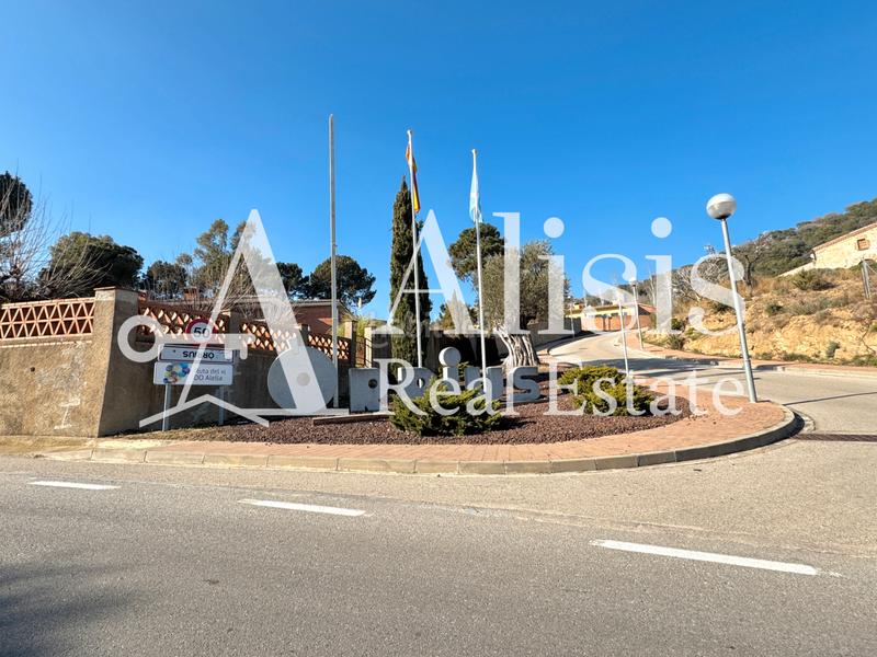 Foto 475b384e-2a8f-49a9-a7f6-44def5d38c8b. Masía preciosa finca con piscina posibilidad de alojarse caballos en Òrrius