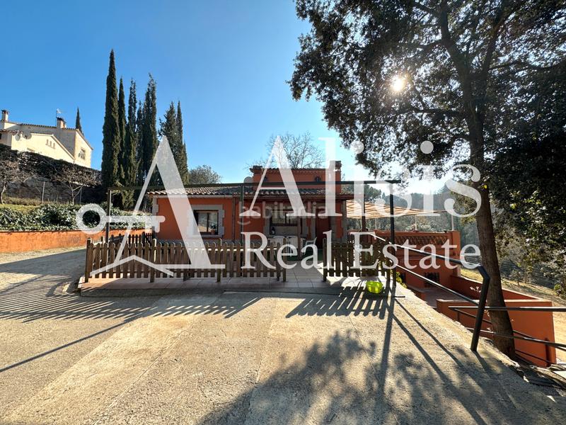 Foto 58e00e6f-d187-4956-8d72-5f52ef59b2ad. Masía preciosa finca con piscina posibilidad de alojarse caballos en Òrrius