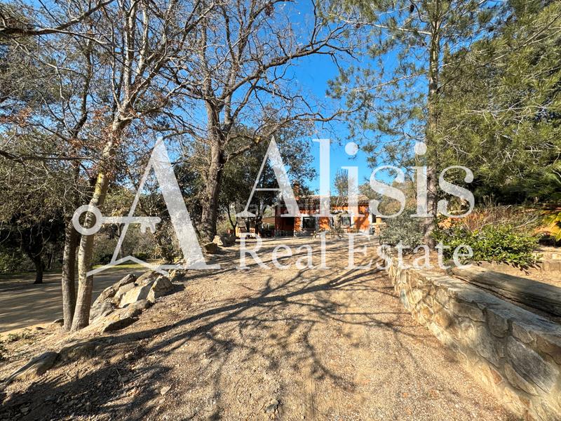 Foto 82723bad-7f55-4473-b5e1-9c3b2f6d71cd. Masía preciosa finca con piscina posibilidad de alojarse caballos en Òrrius