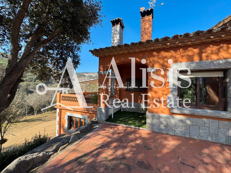 Foto 9c821b89-41af-46d0-b6c9-785ac1428748. Masía preciosa finca con piscina posibilidad de alojarse caballos en Òrrius