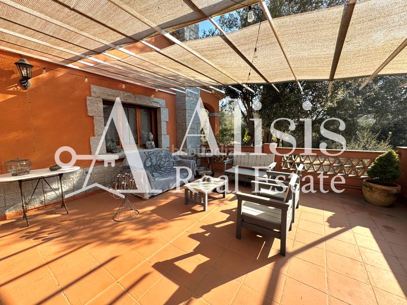 Foto a4f3d305-275a-451c-affc-926fb61790ee. Masía preciosa finca con piscina posibilidad de alojarse caballos en Òrrius