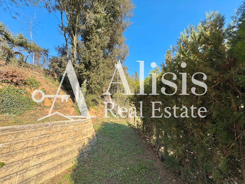 Foto bd2237d5-6b13-445f-9e86-c901e90ae9b9. Masía preciosa finca con piscina posibilidad de alojarse caballos en Òrrius