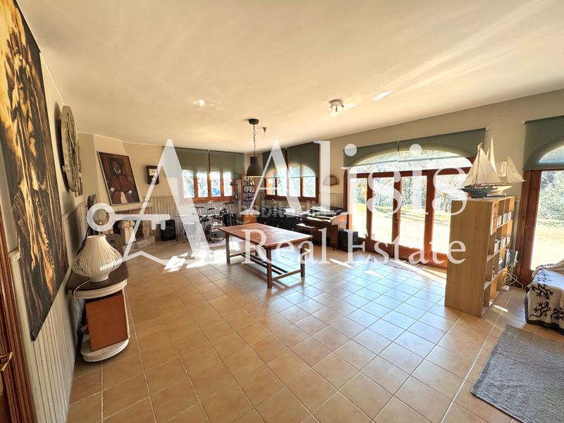Foto c80c513e-f159-41a9-8e0d-2819c87d613b. Masía preciosa finca con piscina posibilidad de alojarse caballos en Òrrius