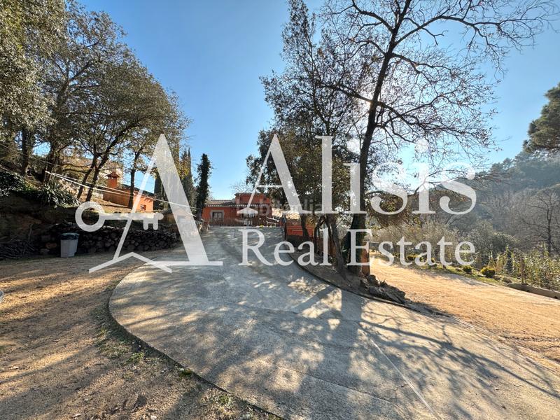Foto f416ab5f-3d3a-49f9-a012-a81fde67030d. Masía preciosa finca con piscina posibilidad de alojarse caballos en Òrrius