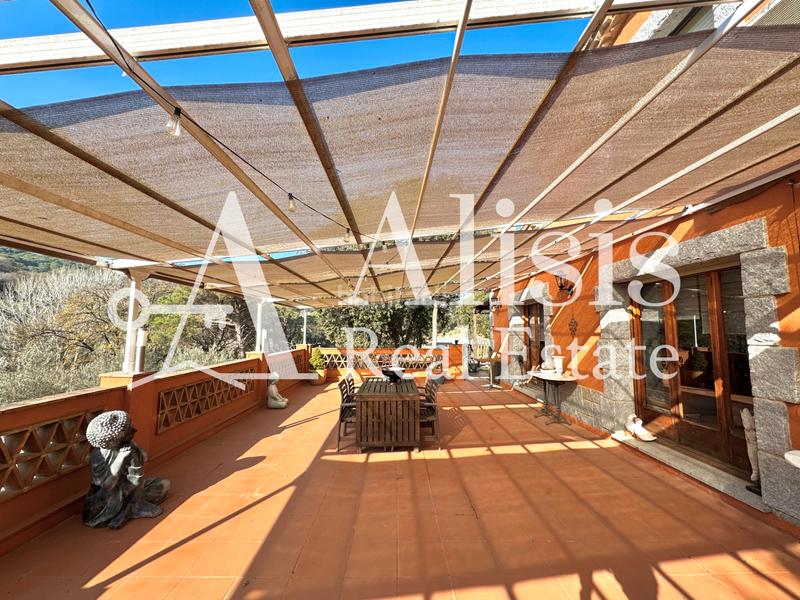 Foto f7b48c38-b378-485f-9a27-65ffb5194c24. Masía preciosa finca con piscina posibilidad de alojarse caballos en Òrrius