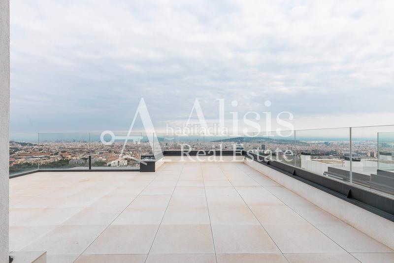 Foto 1e56d586-fce6-498d-8165-6fb37c1a4c24. Xalet amb xemeneia calefacció aparcament piscina a Barcelona