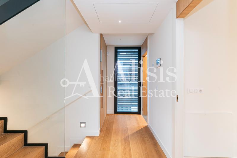 Foto 870bb61a-69a4-468d-aaa8-9ab10cab837f. Xalet amb xemeneia calefacció aparcament piscina a Barcelona