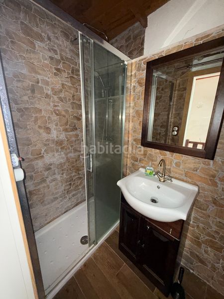 Foto 45ed4466-0e4d-4e8a-a55a-16b738aa7a28. Casa adossada a Parres