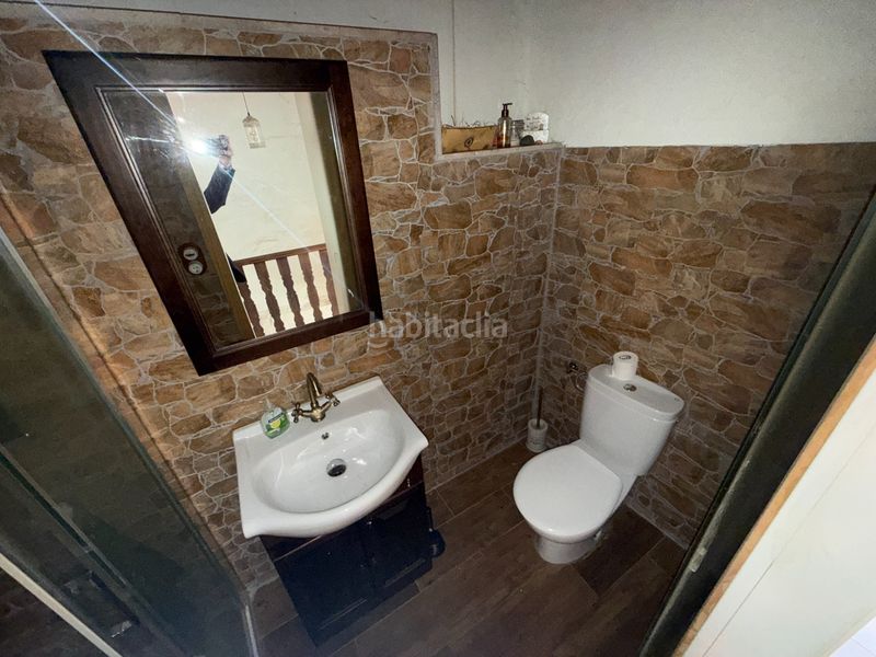 Foto 6d3dae7f-e131-465f-b7be-fecd4bb0bea8. Casa adossada a Parres
