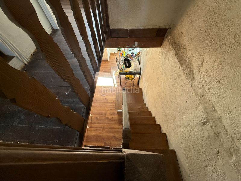 Foto a8b6f878-5203-4ac6-85d0-f7c9f62af659. Casa adossada a Parres
