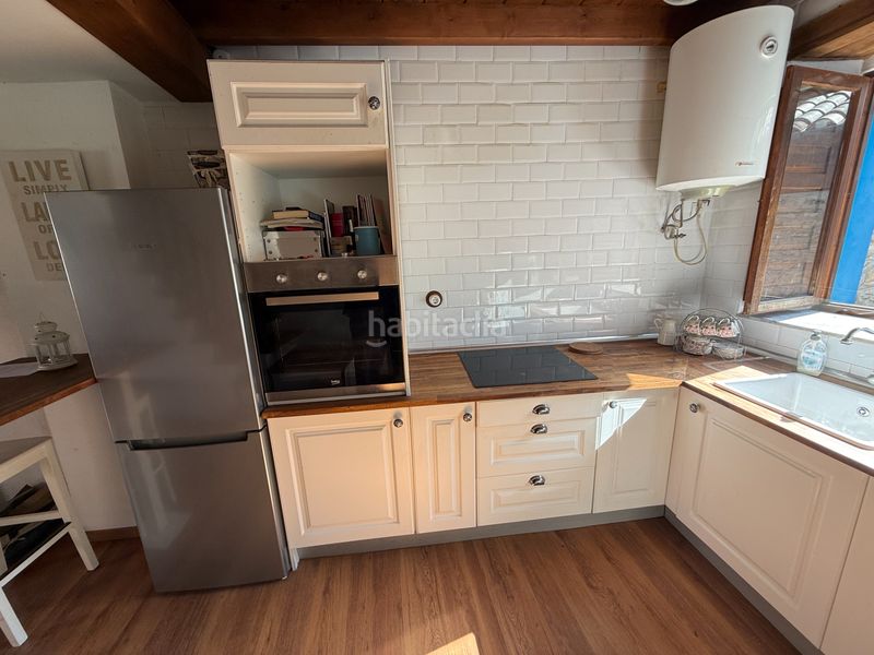 Foto a9f6556d-974b-46c5-be2c-9075ab035c06. Casa adossada a Parres